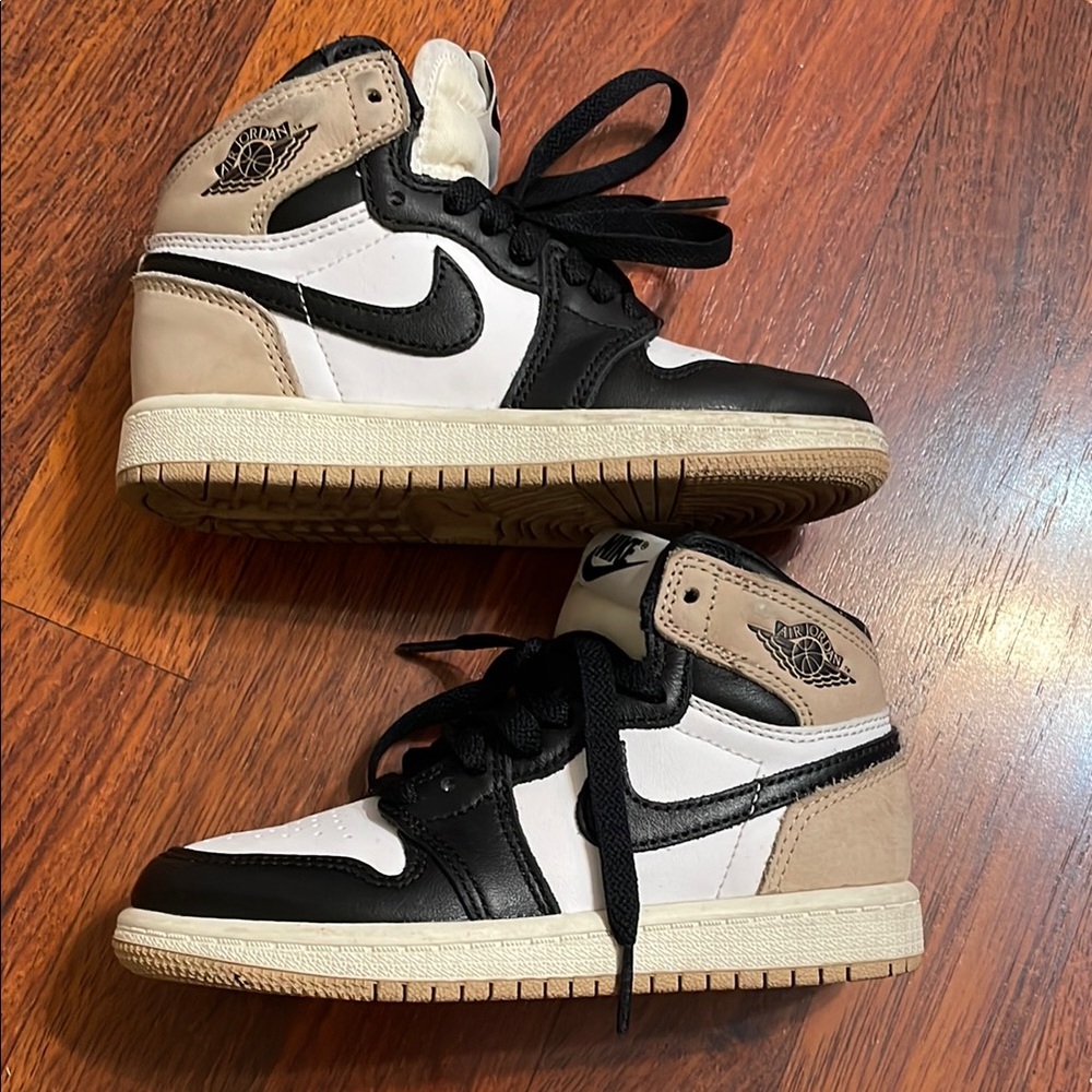 11c Boys Jordan 1